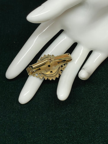 Cameo Scarf Clip